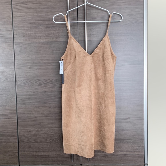 NWT Aritzia Vivienne Dress - Picture 2 of 6